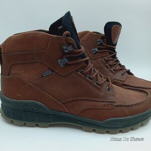 ECCO Men's Dark Brown Hiking Boots